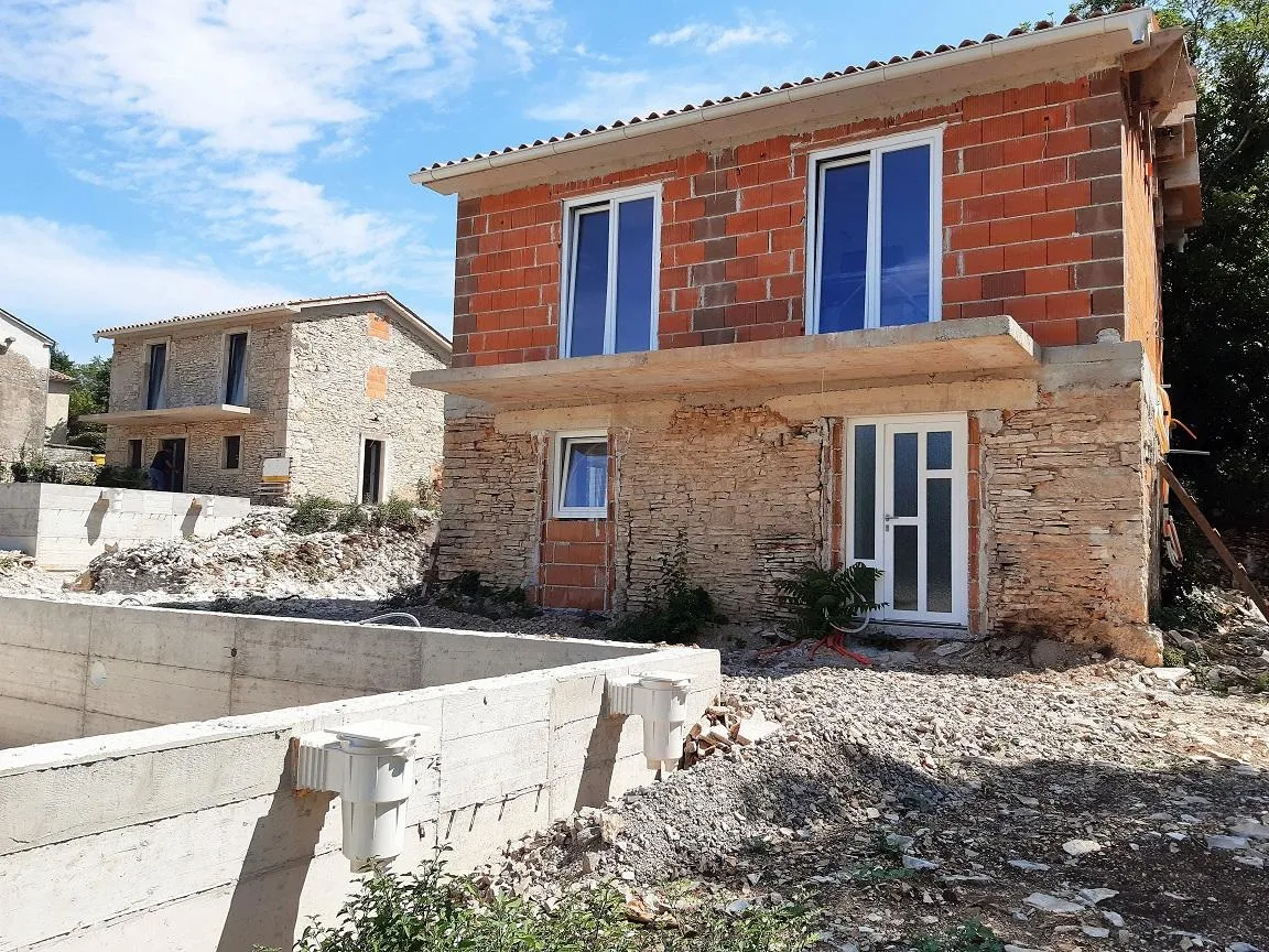 Istra, Trget, kuća 82 m2 sa bazenom, pogled na more, 450 m od mora