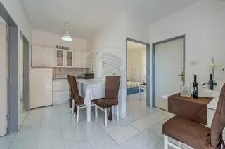 hvar- vrboska, kuća 200 m2, 100 m od mora, 4 apartmana - slika 28