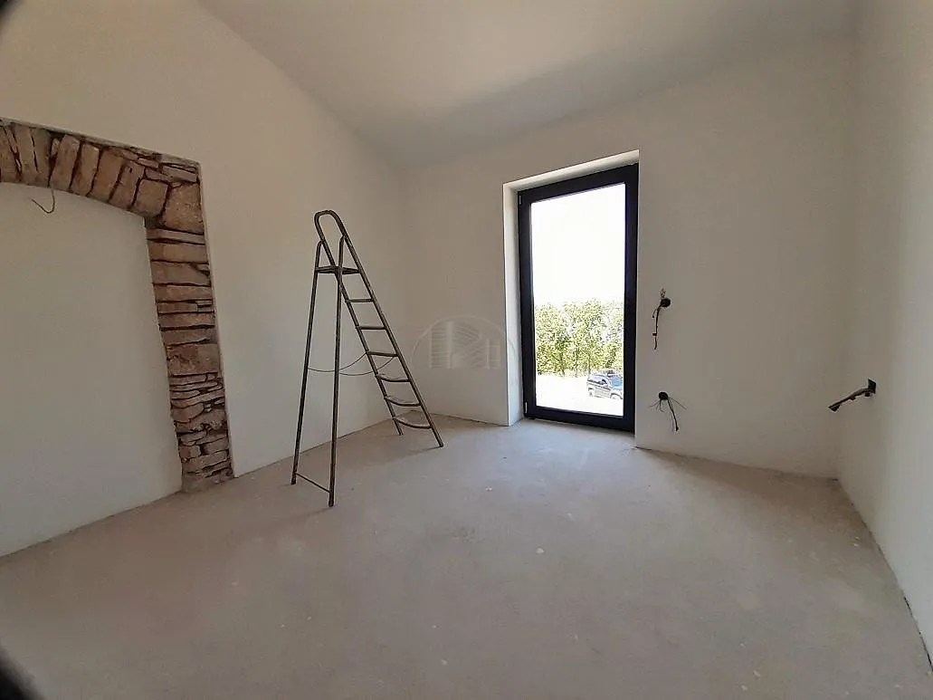 istra, trget, kuća 90 m2 sa bazenom, pogled na more, 450 m od mora - slika 11