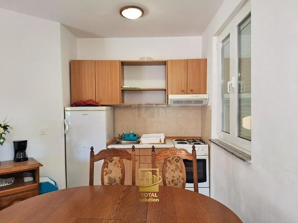 pakoštane, trosobni apartman 56 m2, visoko prizemlje, 400 m od mora - slika 4