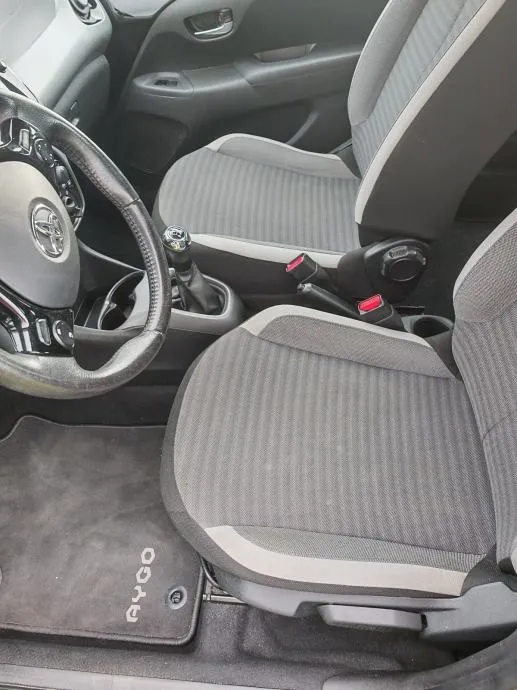 toyota aygo 1,0 vvt-i - slika 11