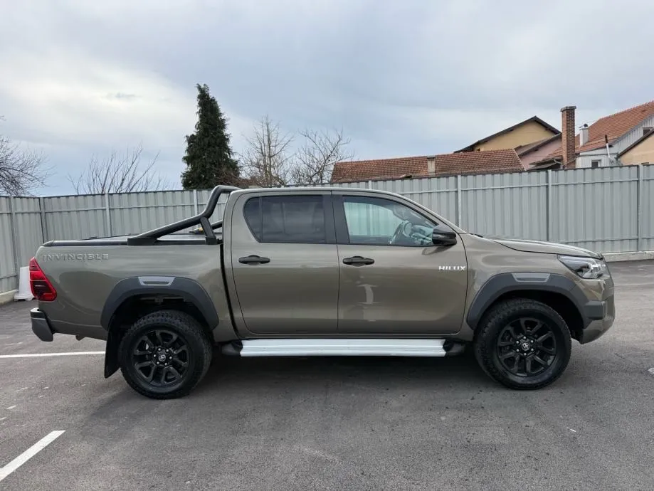 toyota hilux invincible 2.8 full - slika 4