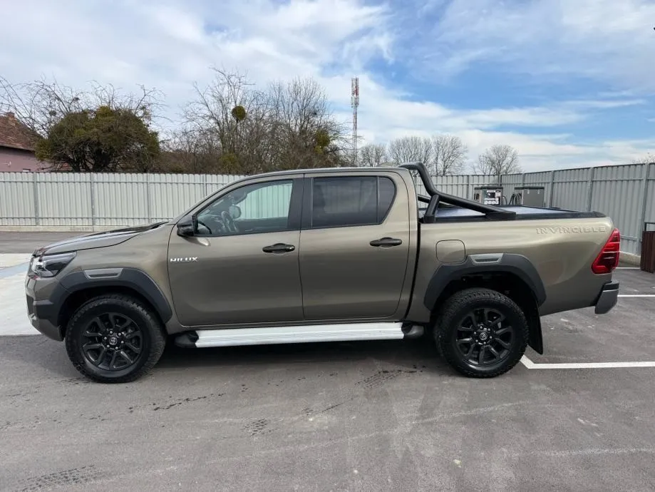 toyota hilux invincible 2.8 full - slika 8