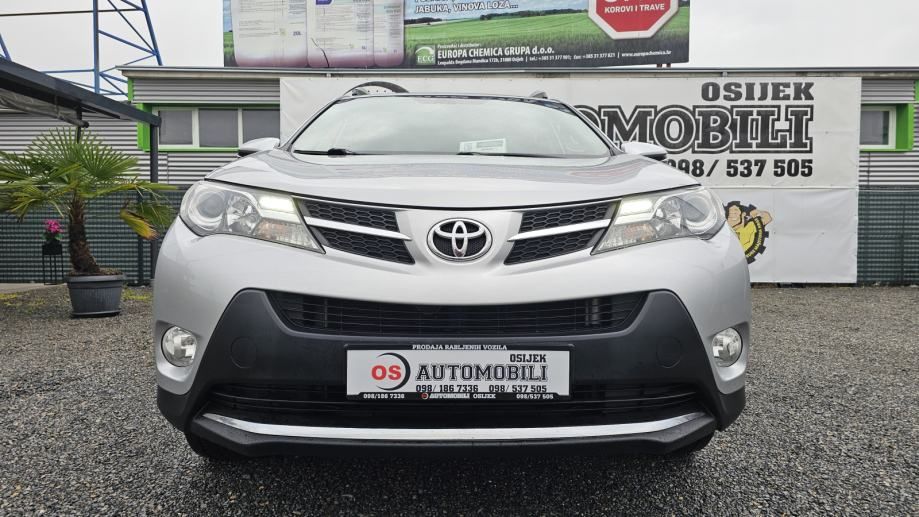 toyota rav4 2,0 d-4d,4x4,climatronic,tempomat,kamera,alu 18,jamstvo - slika 8