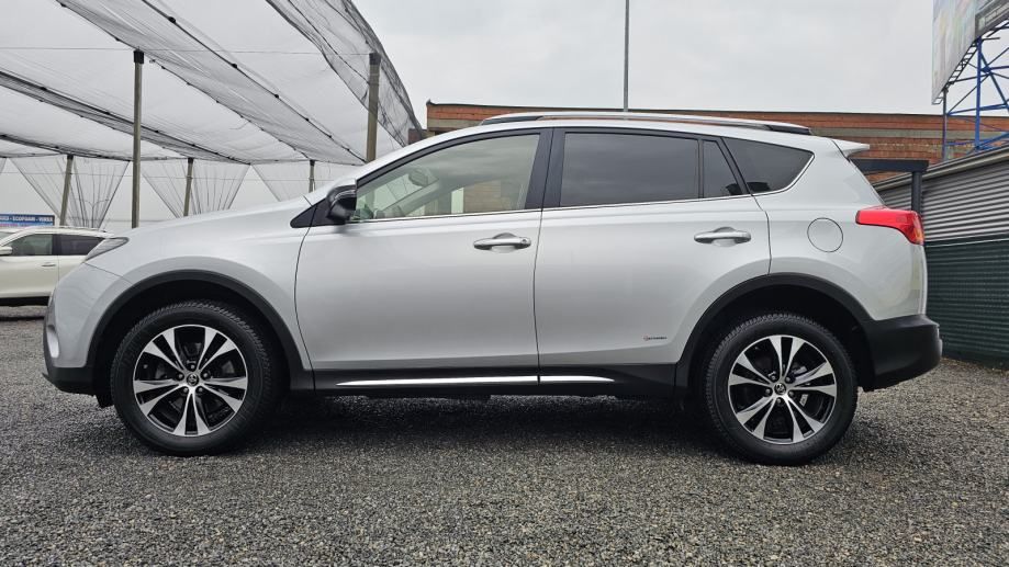 toyota rav4 2,0 d-4d,4x4,climatronic,tempomat,kamera,alu 18,jamstvo - slika 7