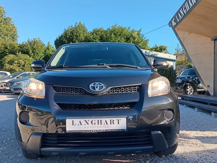 toyota urban cruiser 1,33,servisna,reg.do 08/2026 - slika 6
