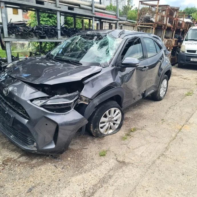 Toyota Yaris Cross 1.5 HEV automatik - Zagreb