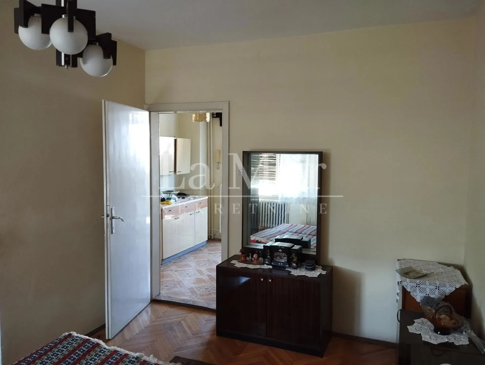kruge-stan za adaptaciju, 44m2 - slika 2