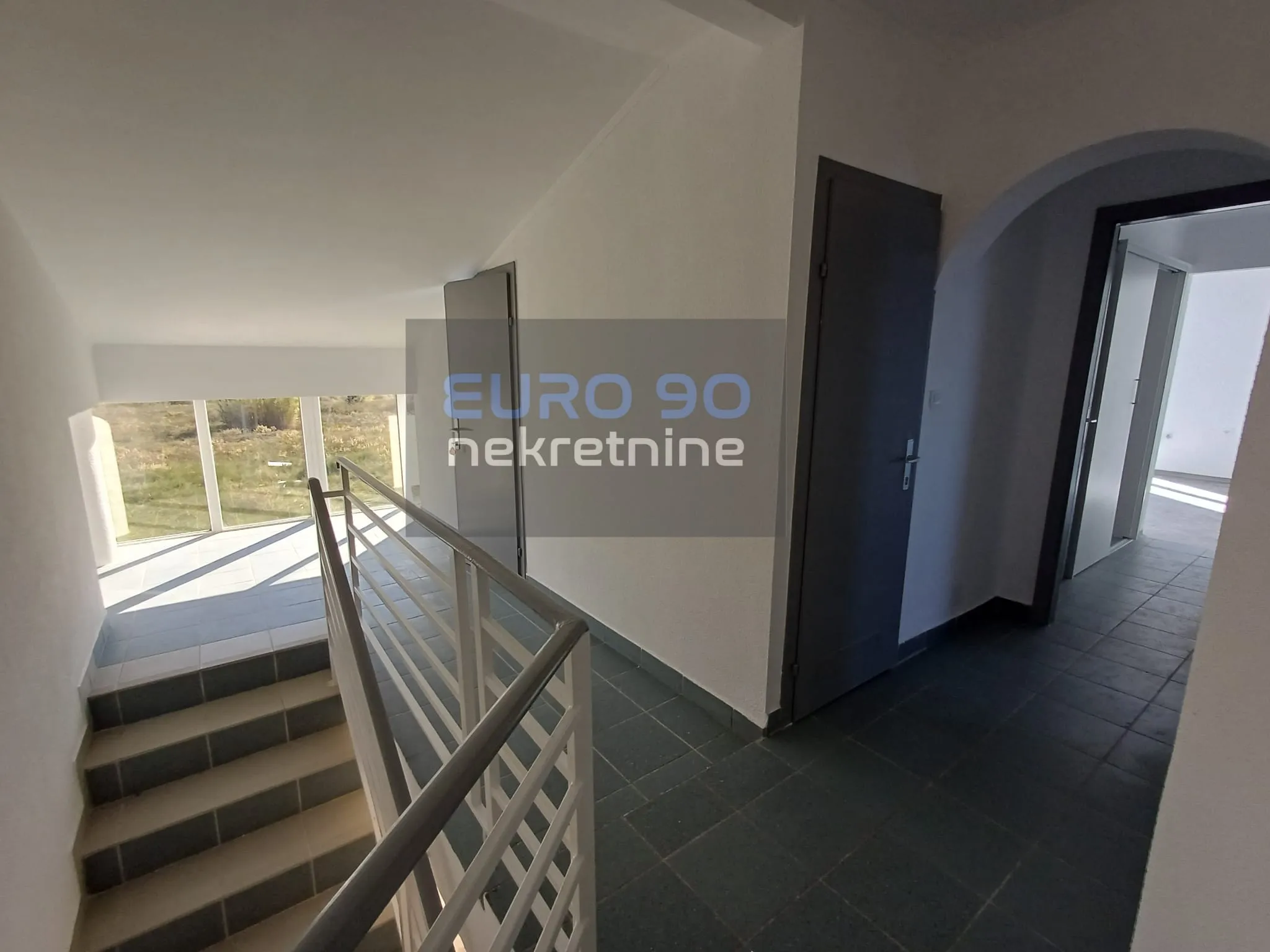 rtina- velika kuća s 12 apartmana, 1.red do mora i prekrasne plaže !! - slika 10