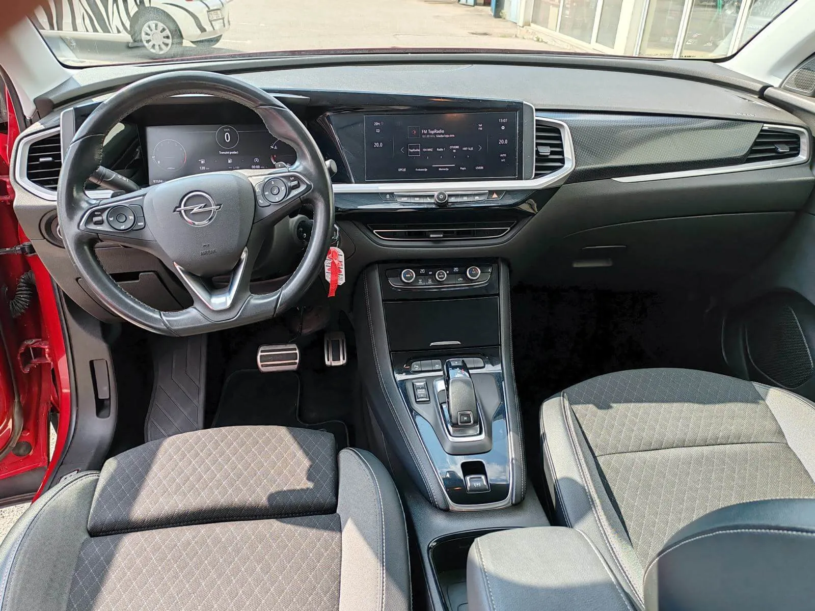 opel grandland 1,2 turbo - slika 7