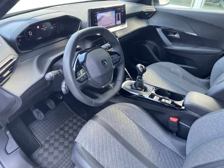 peugeot 2008 allure 1,2 puretech 100 ks - slika 12