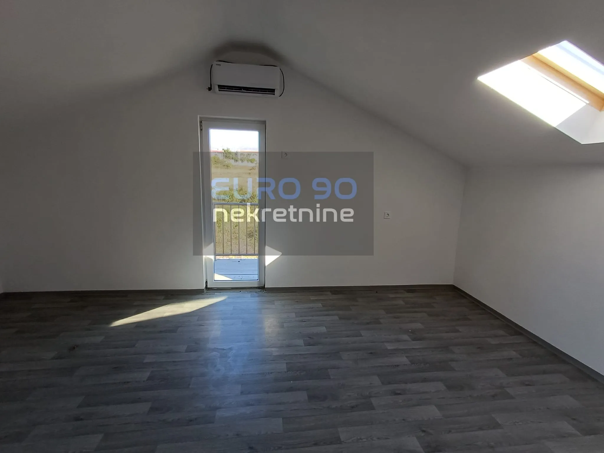 rtina- velika kuća s 12 apartmana, 1.red do mora i prekrasne plaže !! - slika 12