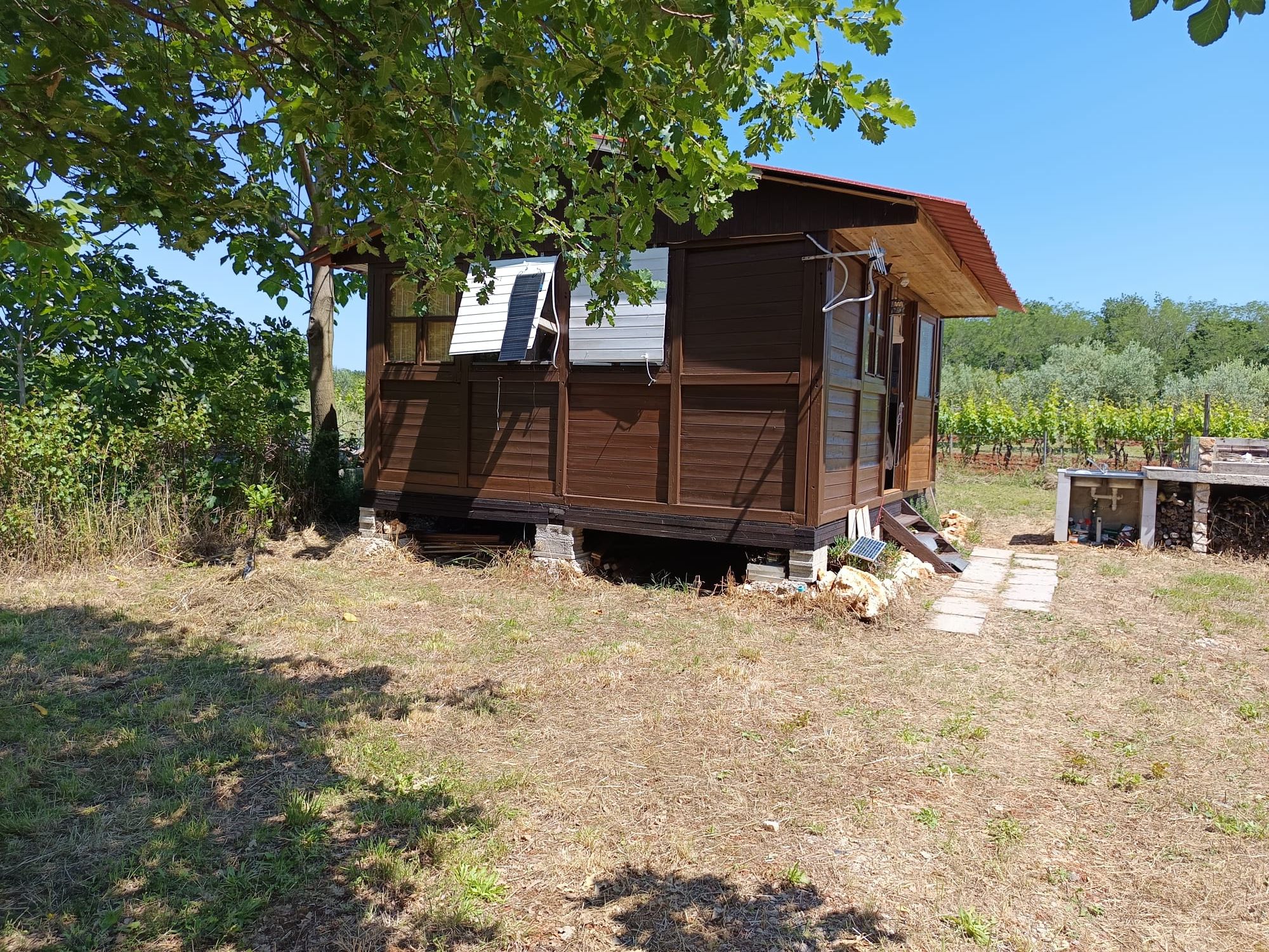 zemljište od 358m2 sa montažnom kućicom 32m2 u marčani, blizu pule - slika 2