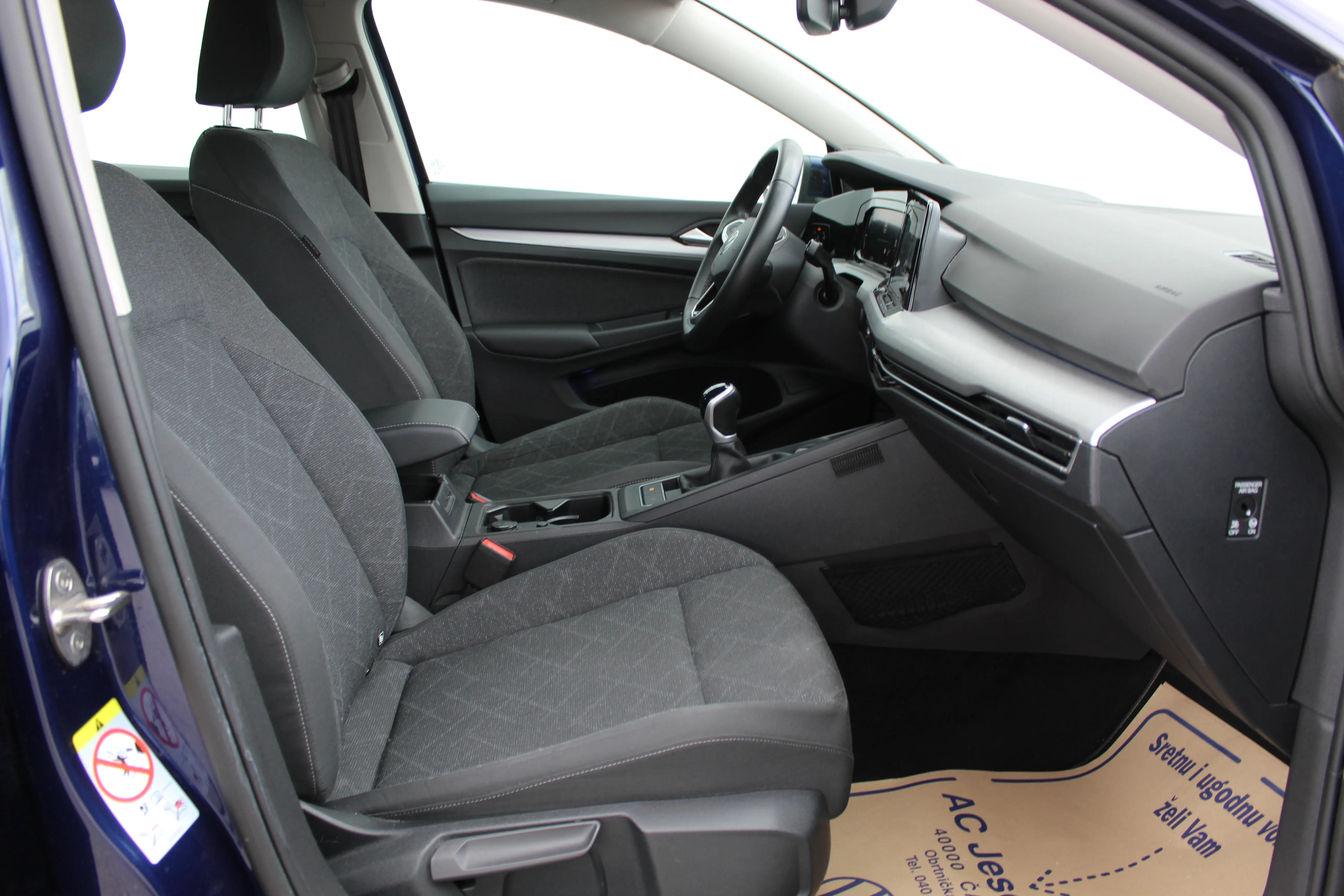 13154 volkswagen golf 1.0 tsi life - slika 12