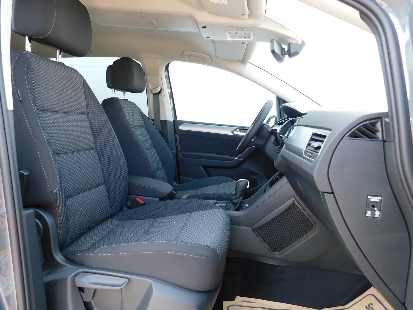12789volkswagen touran 2.0 tdi dsg r-line - slika 12