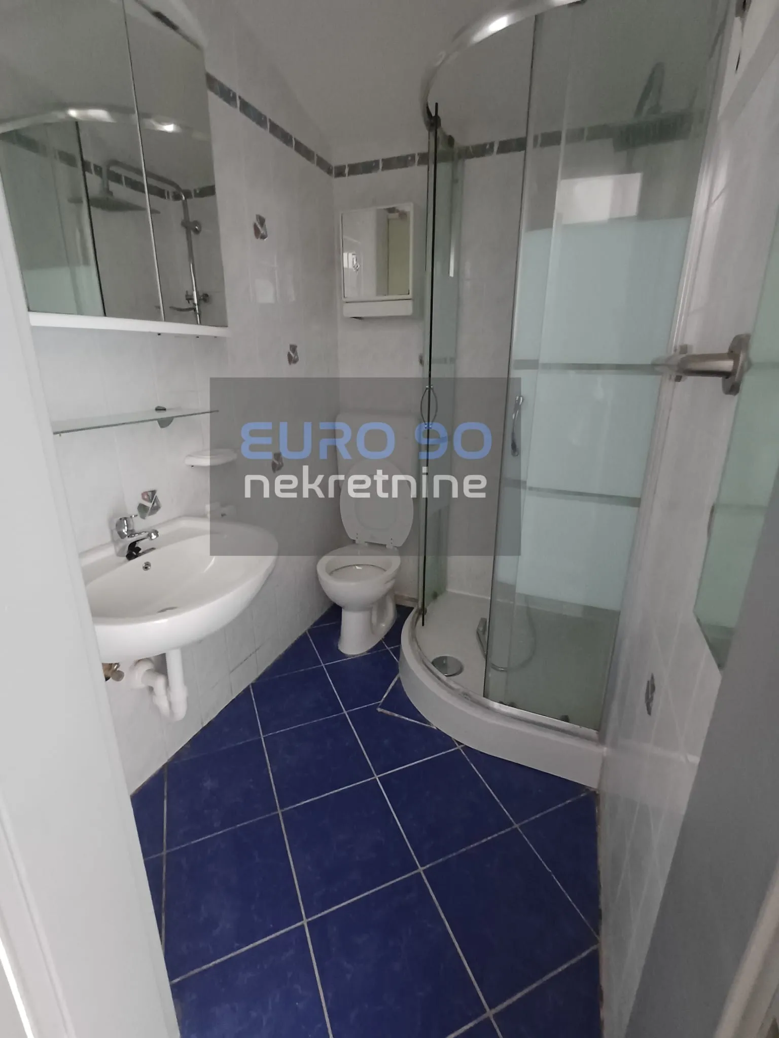 rtina- velika kuća s 12 apartmana, 1.red do mora i prekrasne plaže !! - slika 14