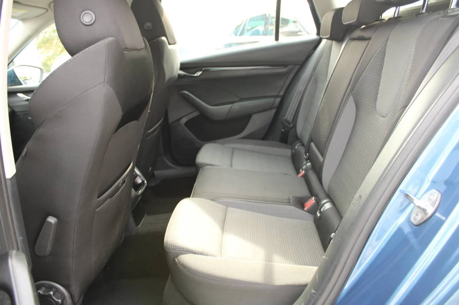 škoda octavia combi 1.0 tsi dsg *led, navigacija* - slika 11