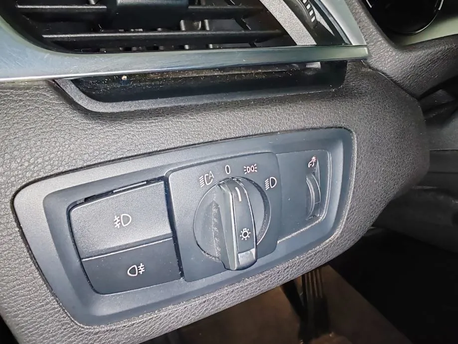 bmw x1 sdrive18d x line - slika 20