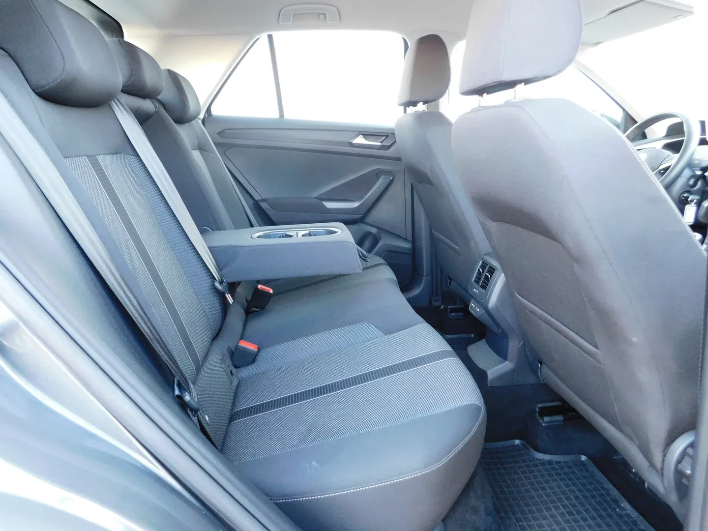 10902 volkswagen t-roc 1.0 tsi life - slika 13