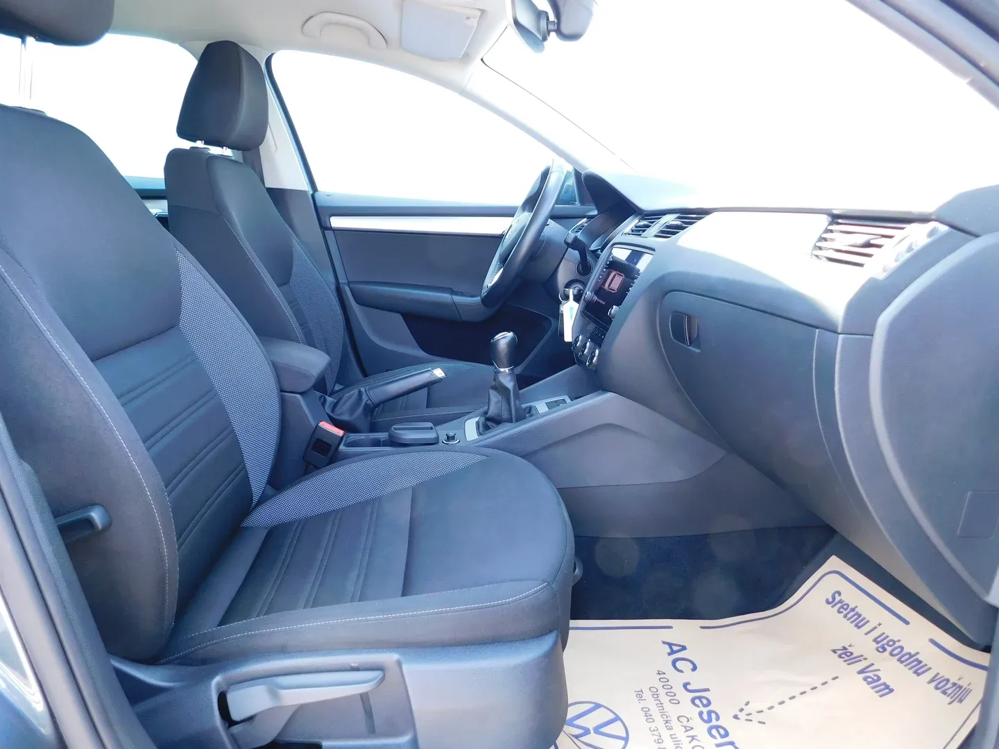 12024 škoda octavia combi ambition 1.6 tdi - slika 12