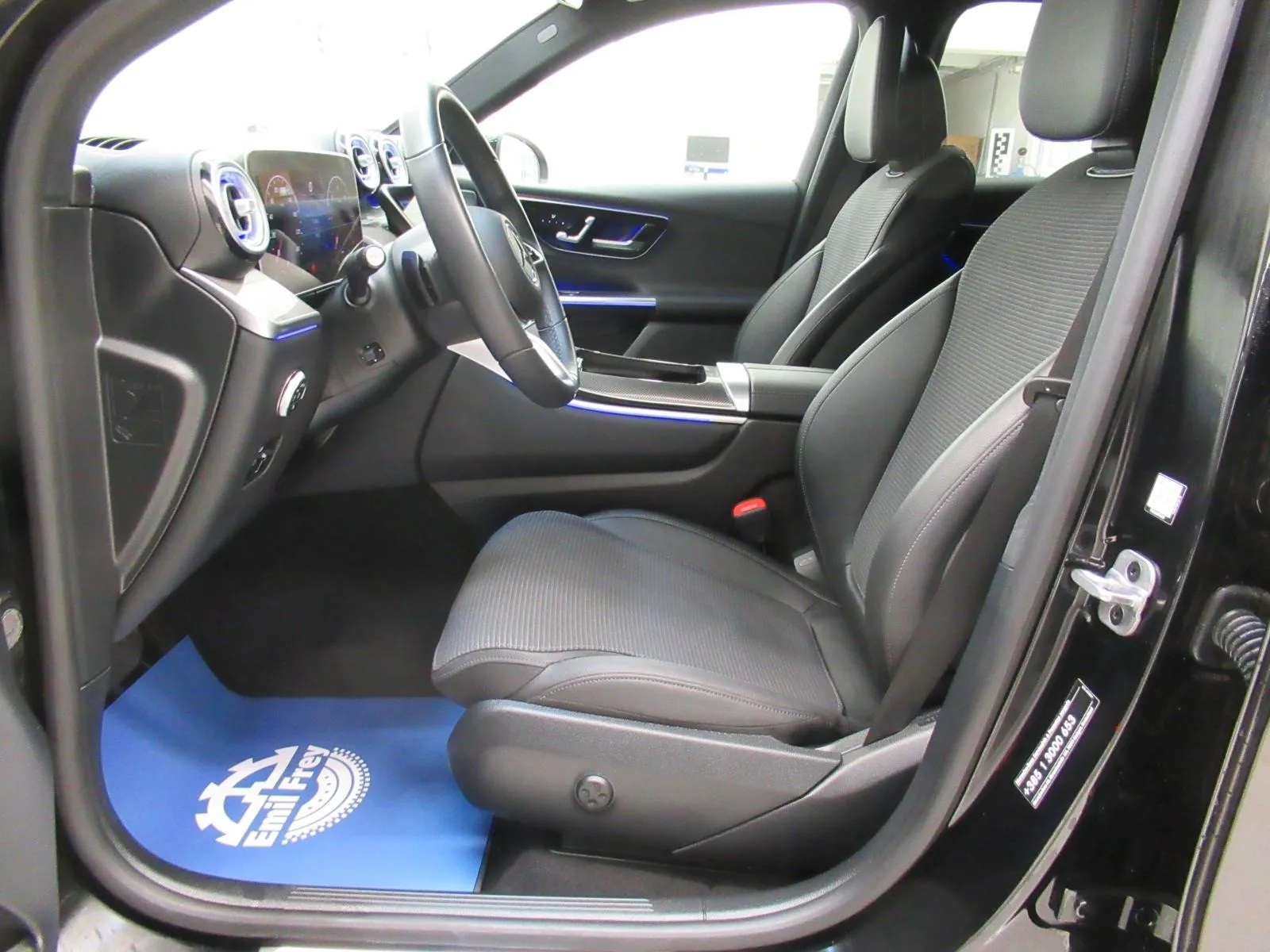 mercedes-benz glc 220 d 4matic avantgarde advanced plus - slika 18
