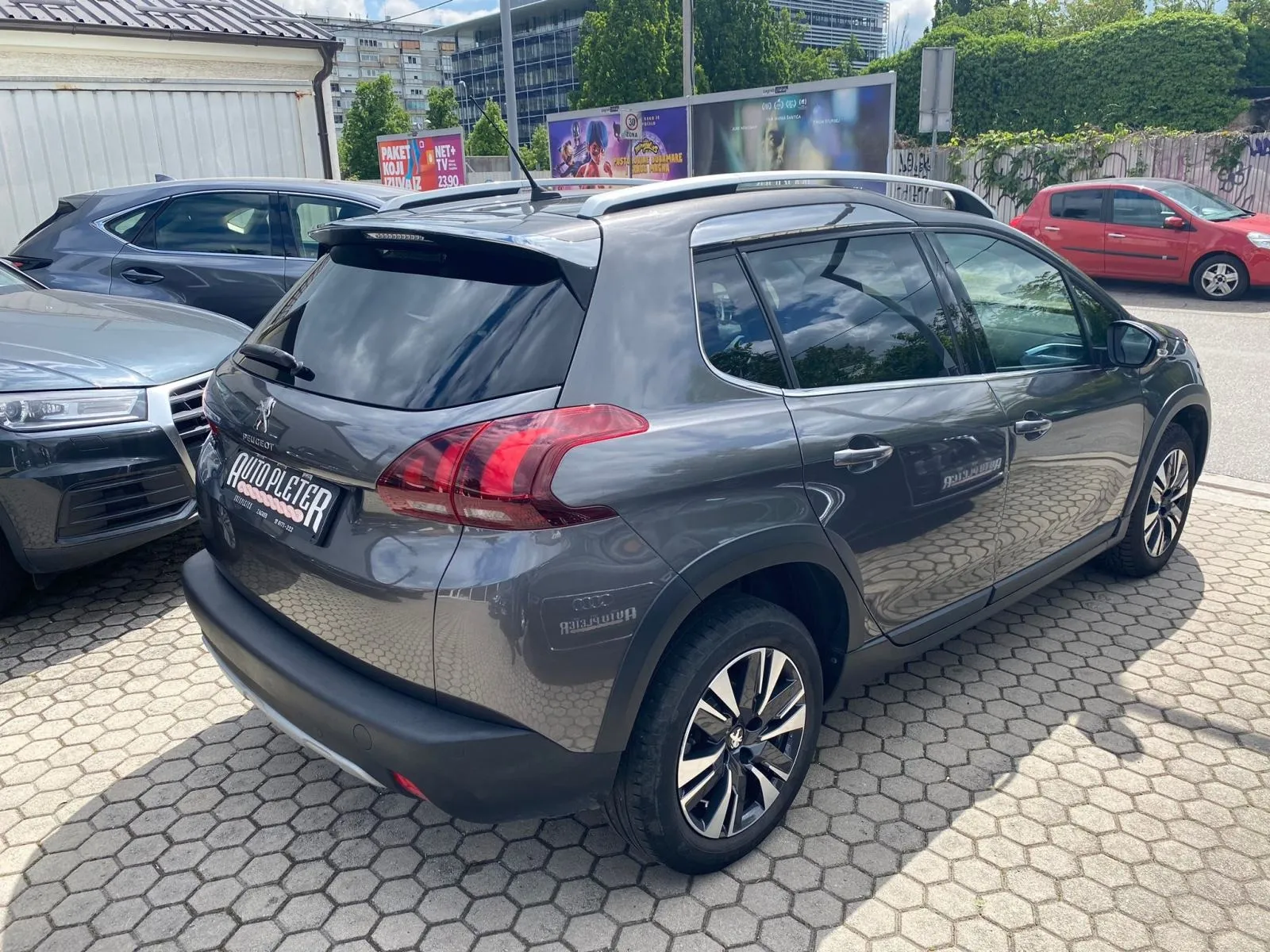 peugeot 2008 1,2 puretech automatik, navi, tempomat, 4x garancija!!! - slika 8