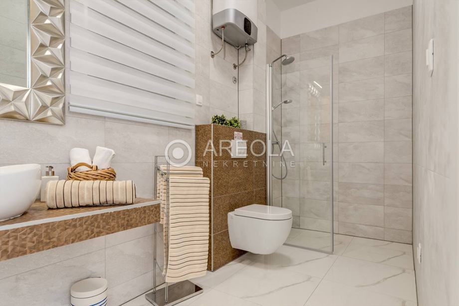 kaštel stari - prizemnica s bazenom! na duži period!!! - slika 22