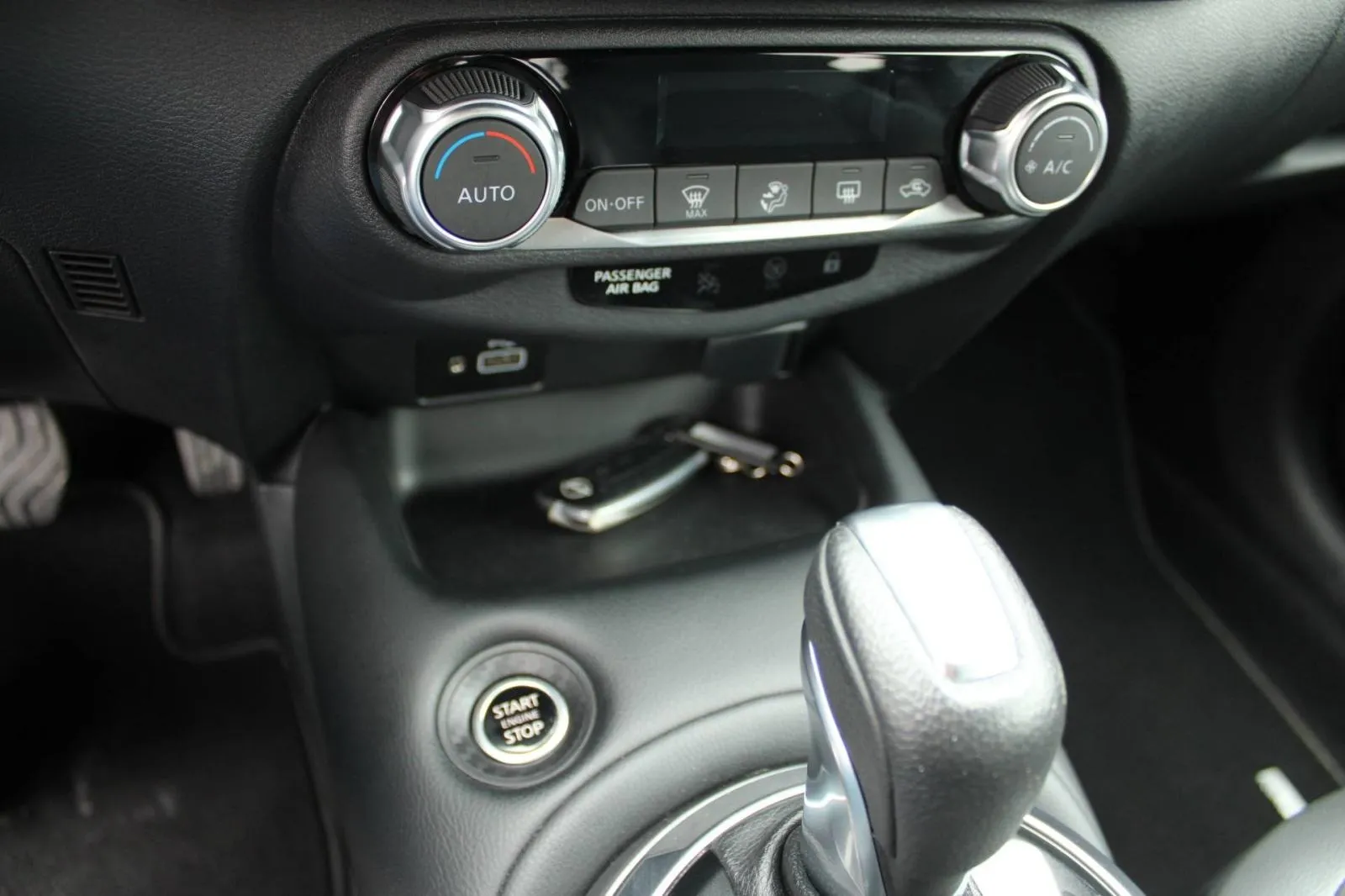 nissan juke 1.0 dig-t automatik n-connecta * navigacija, kamera* - slika 19