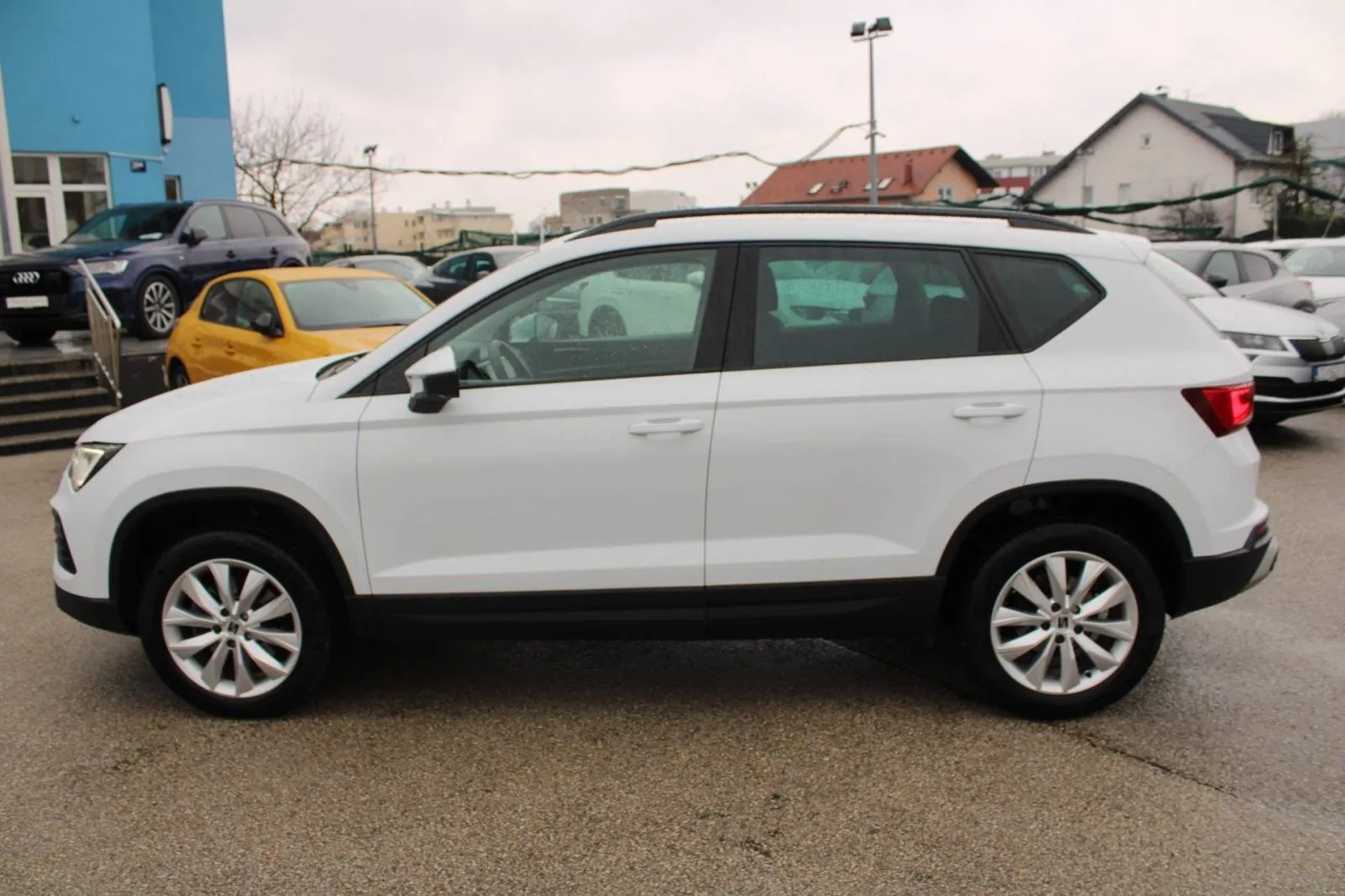 seat ateca 2.0 tdi dsg *led,navigacija* - slika 9