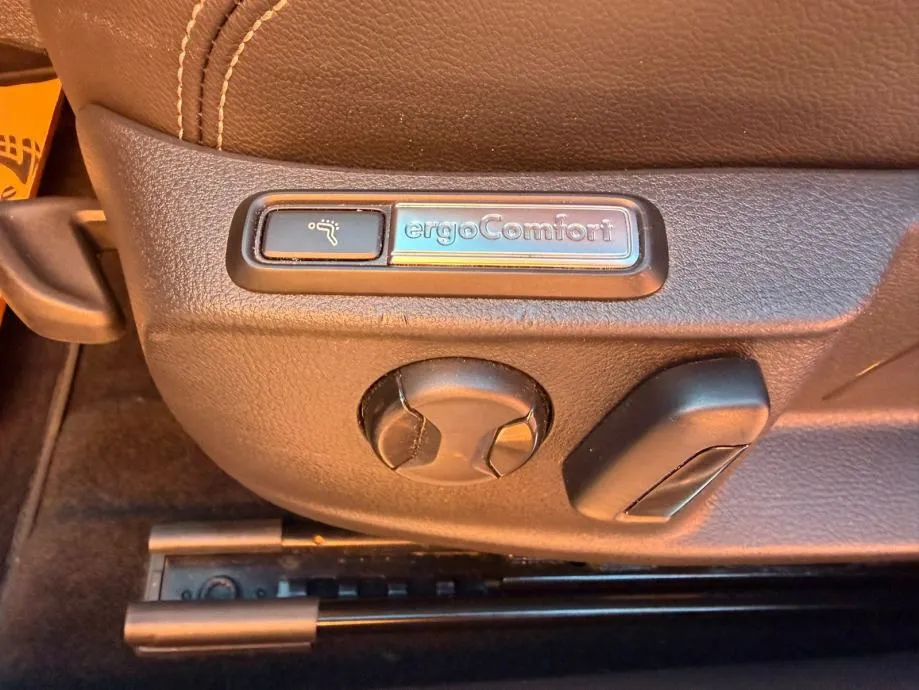 vw passat variant 2,0 tdi automat •2022•r line•pano•kam•iqlight•leasin - slika 11