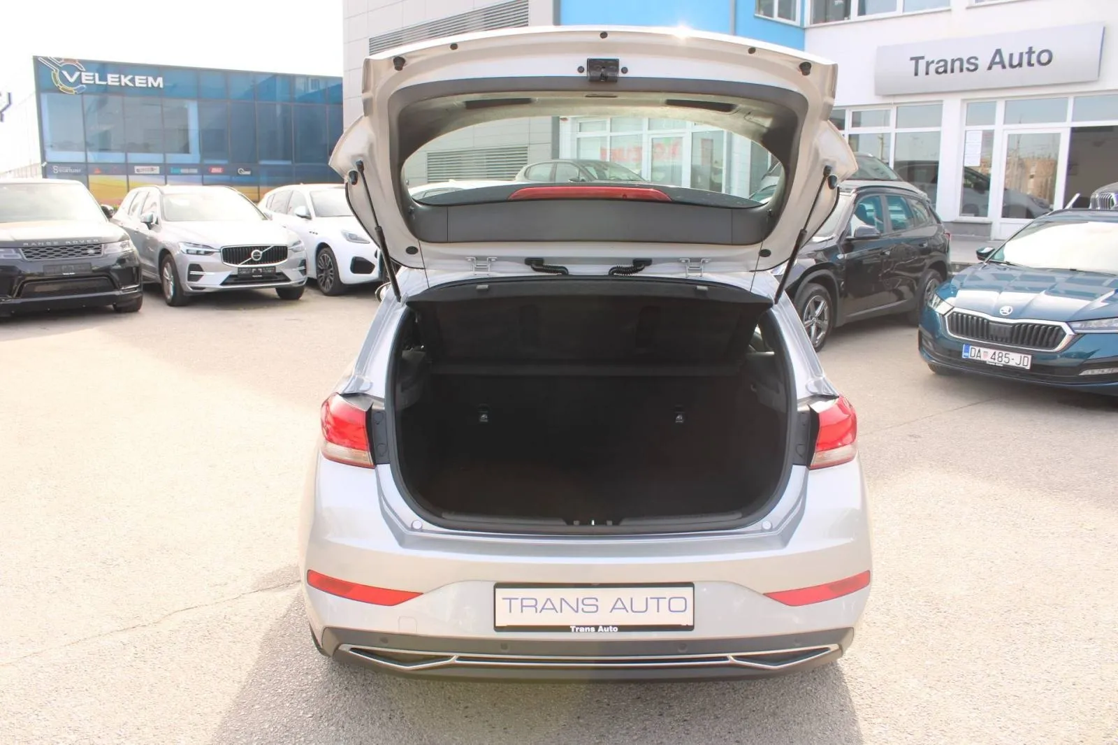 hyundai i30 1.6 crdi automatik *led, navigacija, kamera* - slika 10