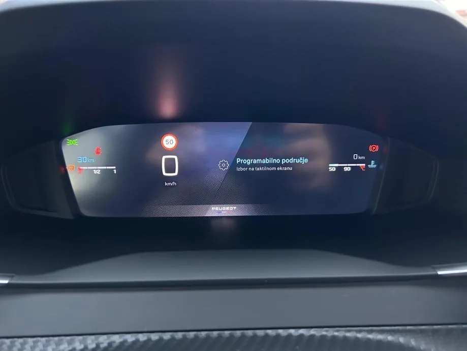 peugeot 2008 allure puretech 100 - slika 22