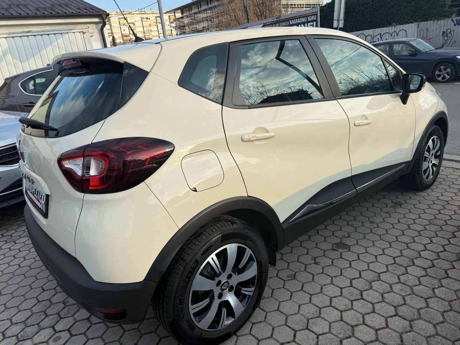 renault captur 0.9 tce, navi, klima, 4x garancija!!! - slika 8