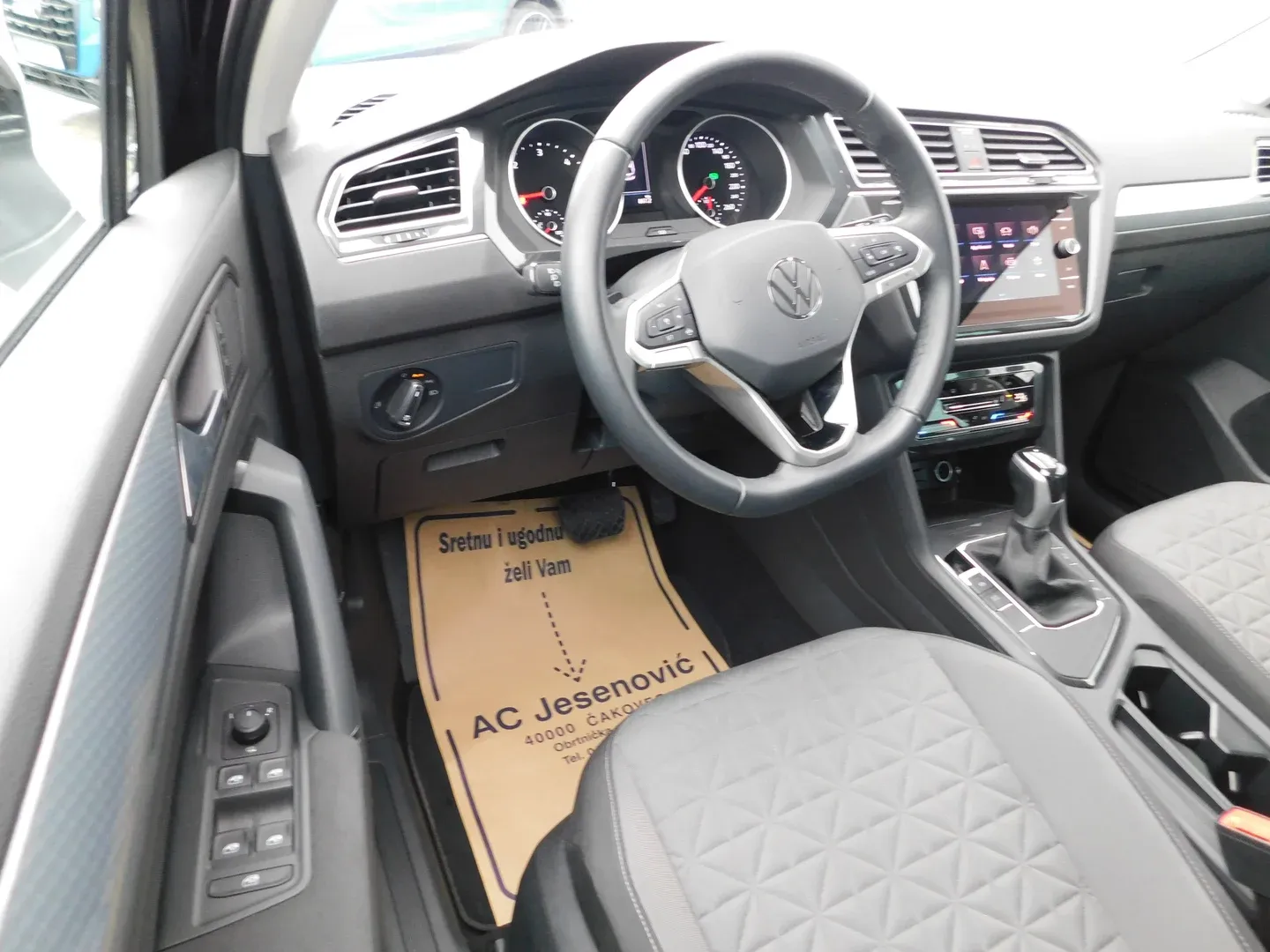 10197 volkswagen tiguan 2.0 tdi dsg life - slika 9