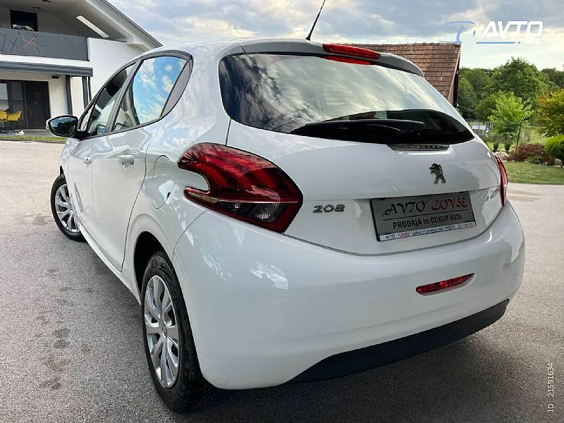 peugeot 208 1.2 puretech active-1 vl.-45.000 km-navi - slika 4