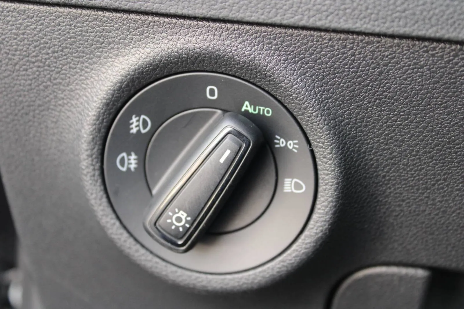 škoda karoq 2.0 tdi dsg *led, navigacija, kamera* - slika 16