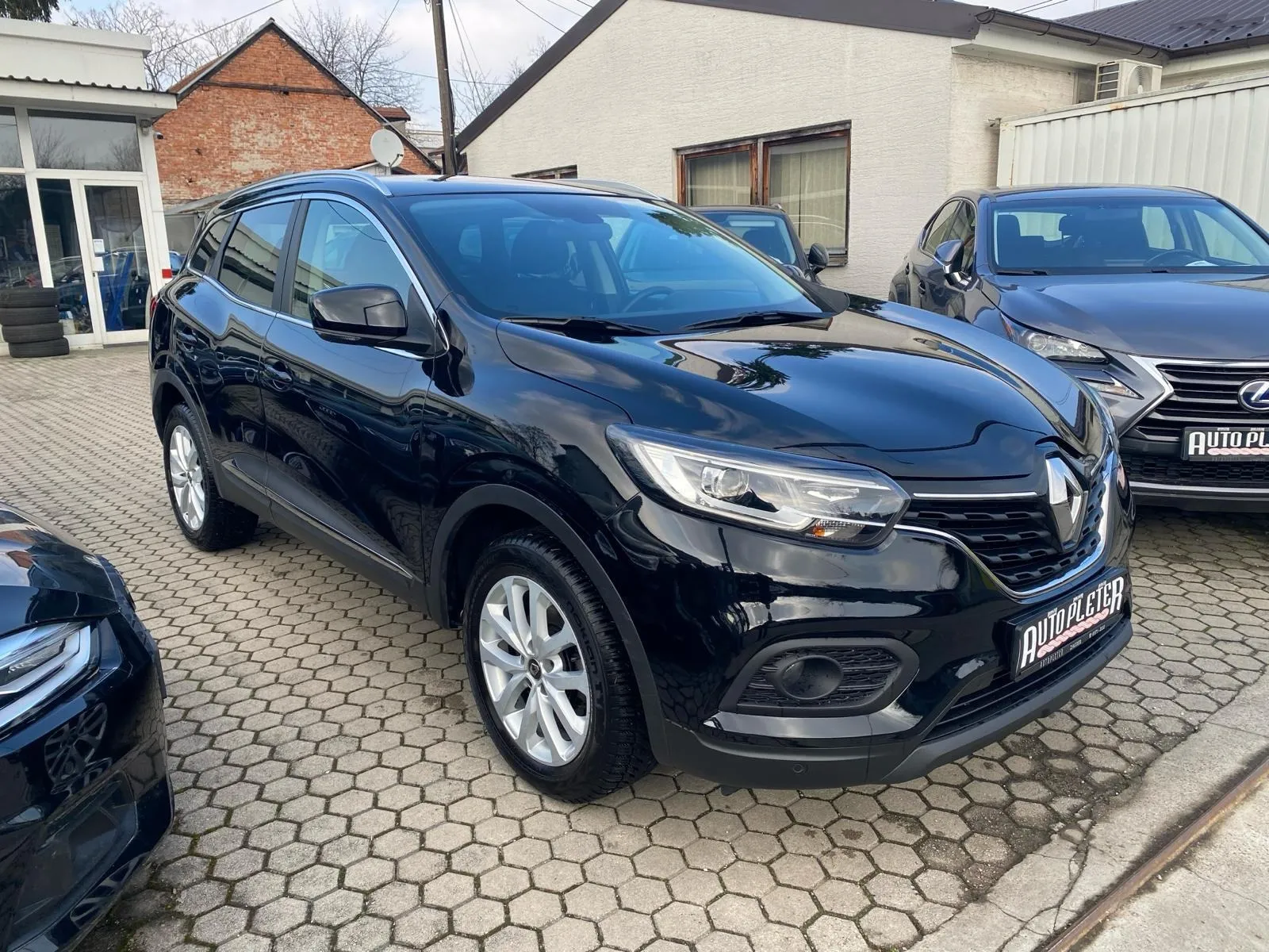 renault kadjar dci 115 kamera, keyless, navigacija, 4x garancija!!! - slika 2