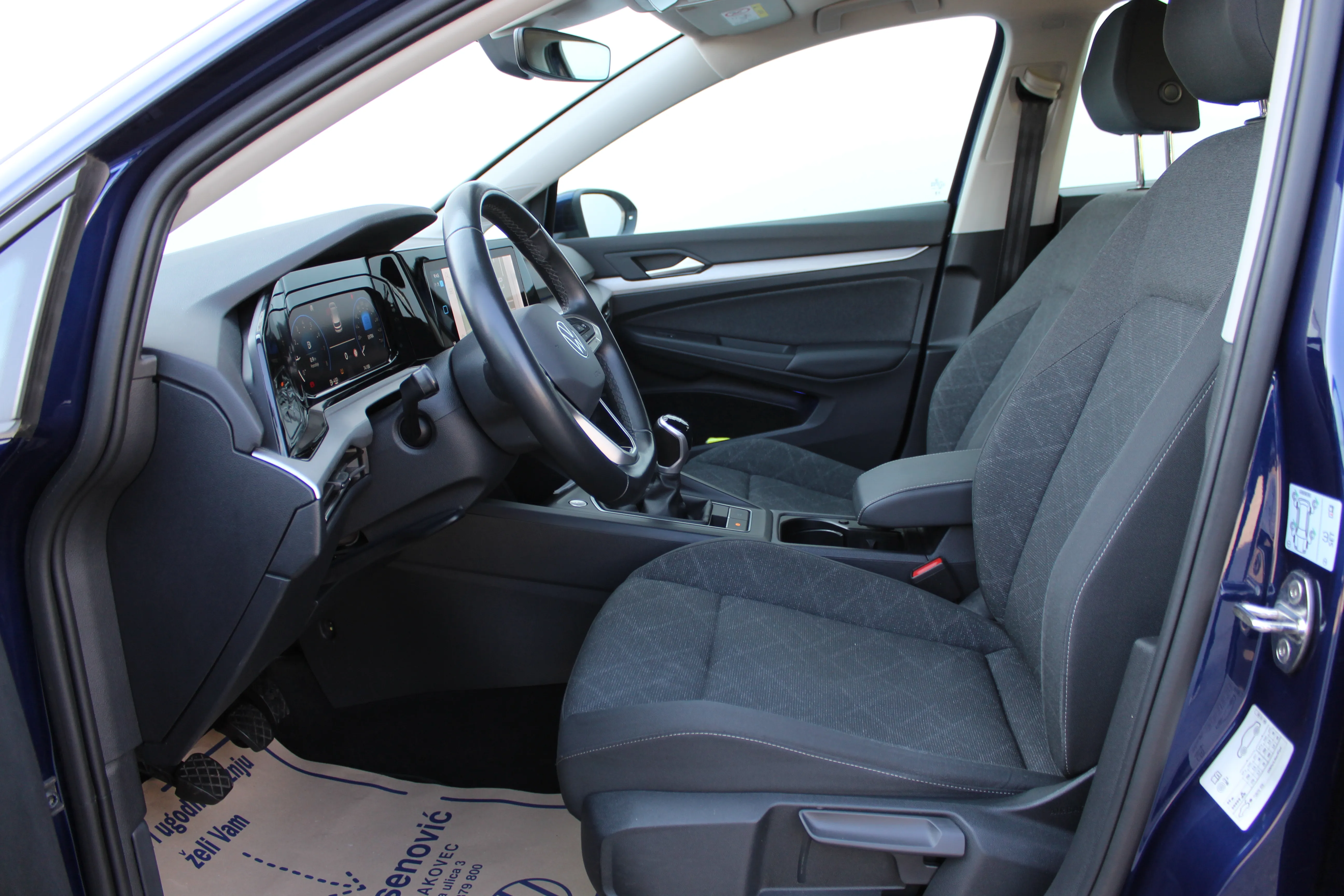 13119 volkswagen golf 1.0 tsi life - slika 8