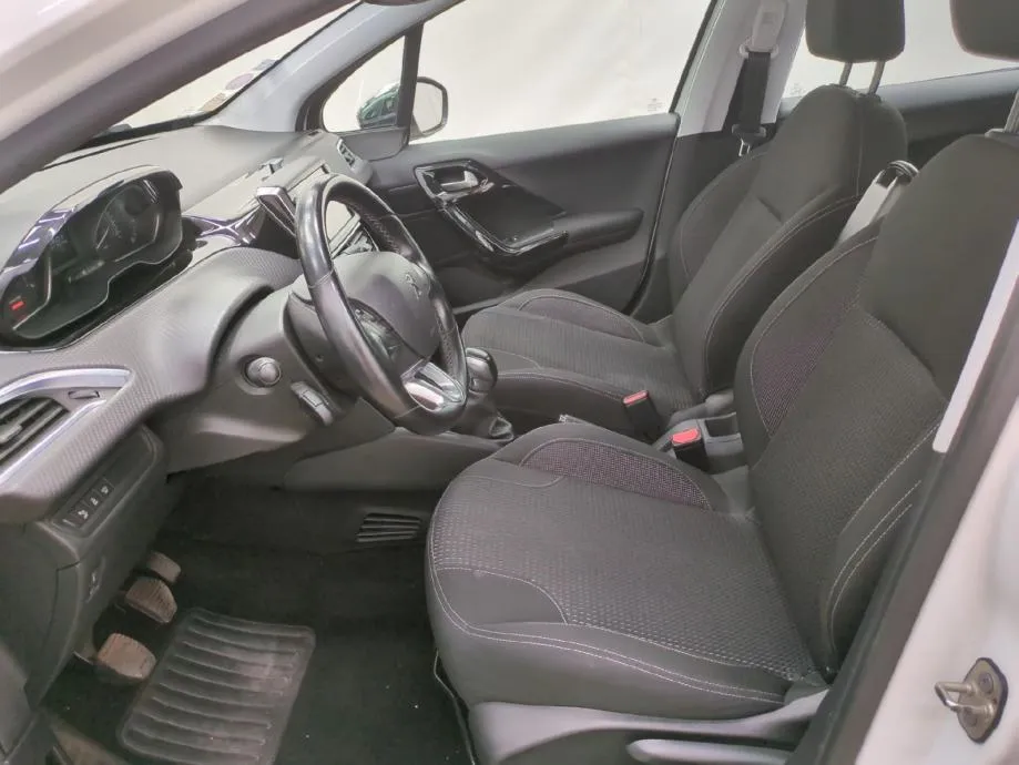 peugeot 208 1,2 puretech allure bussines 4xgarancije - slika 7