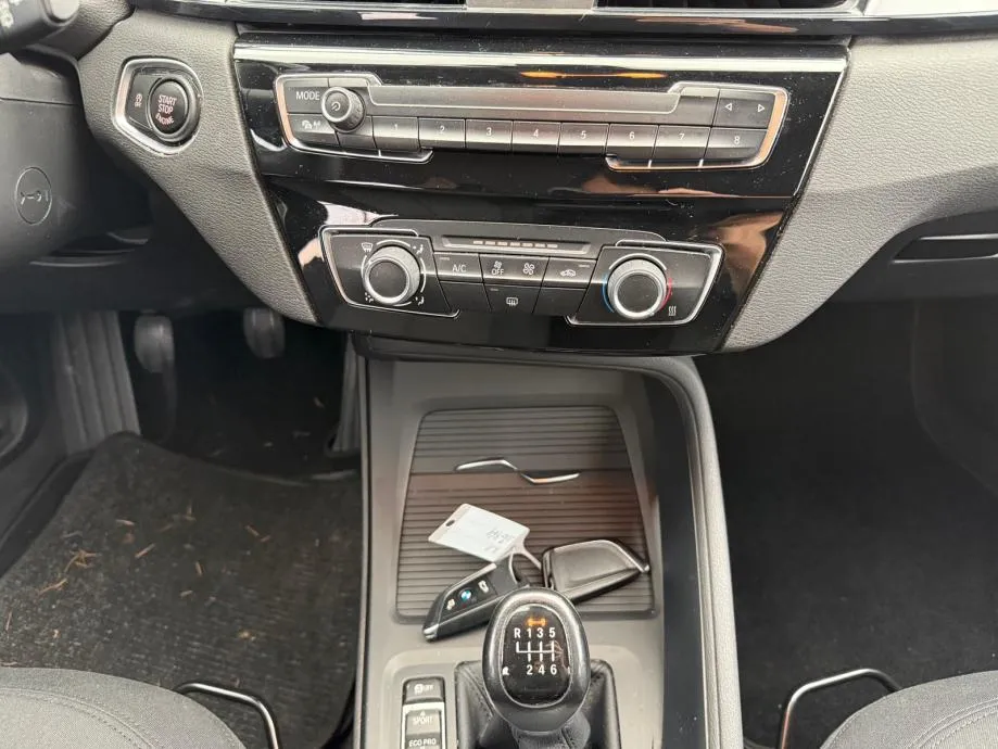 bmw x1 16d navi, pdc, maglenke, 4x garancija! - slika 19