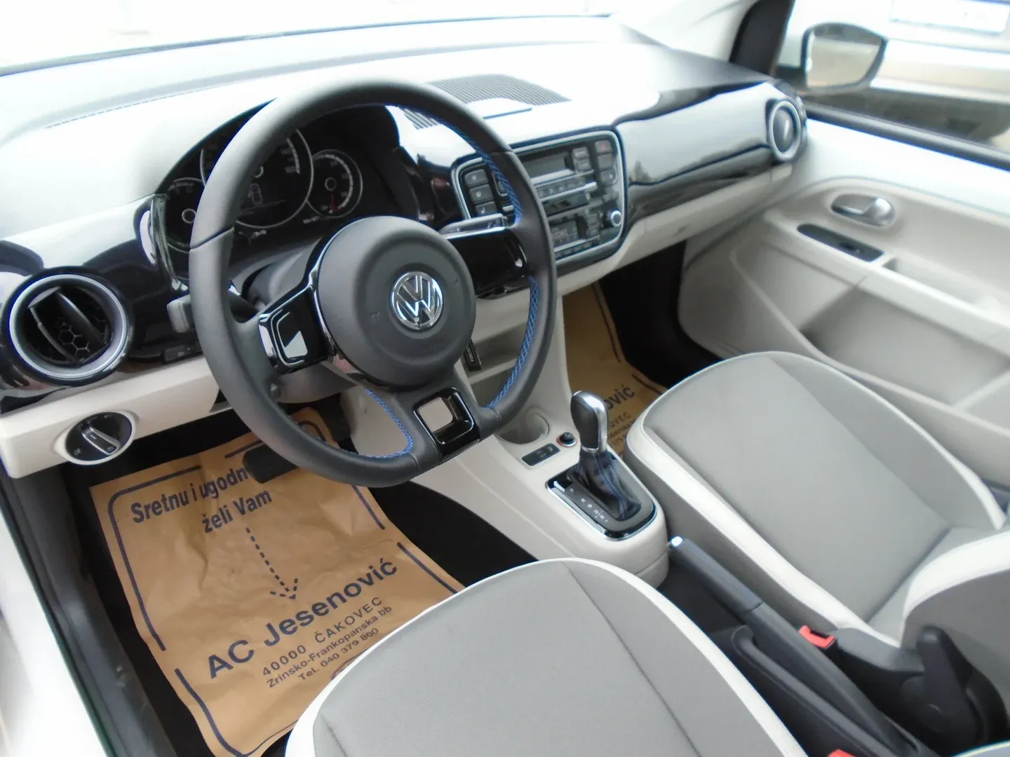 02758 volkswagen up! e-up! - slika 8
