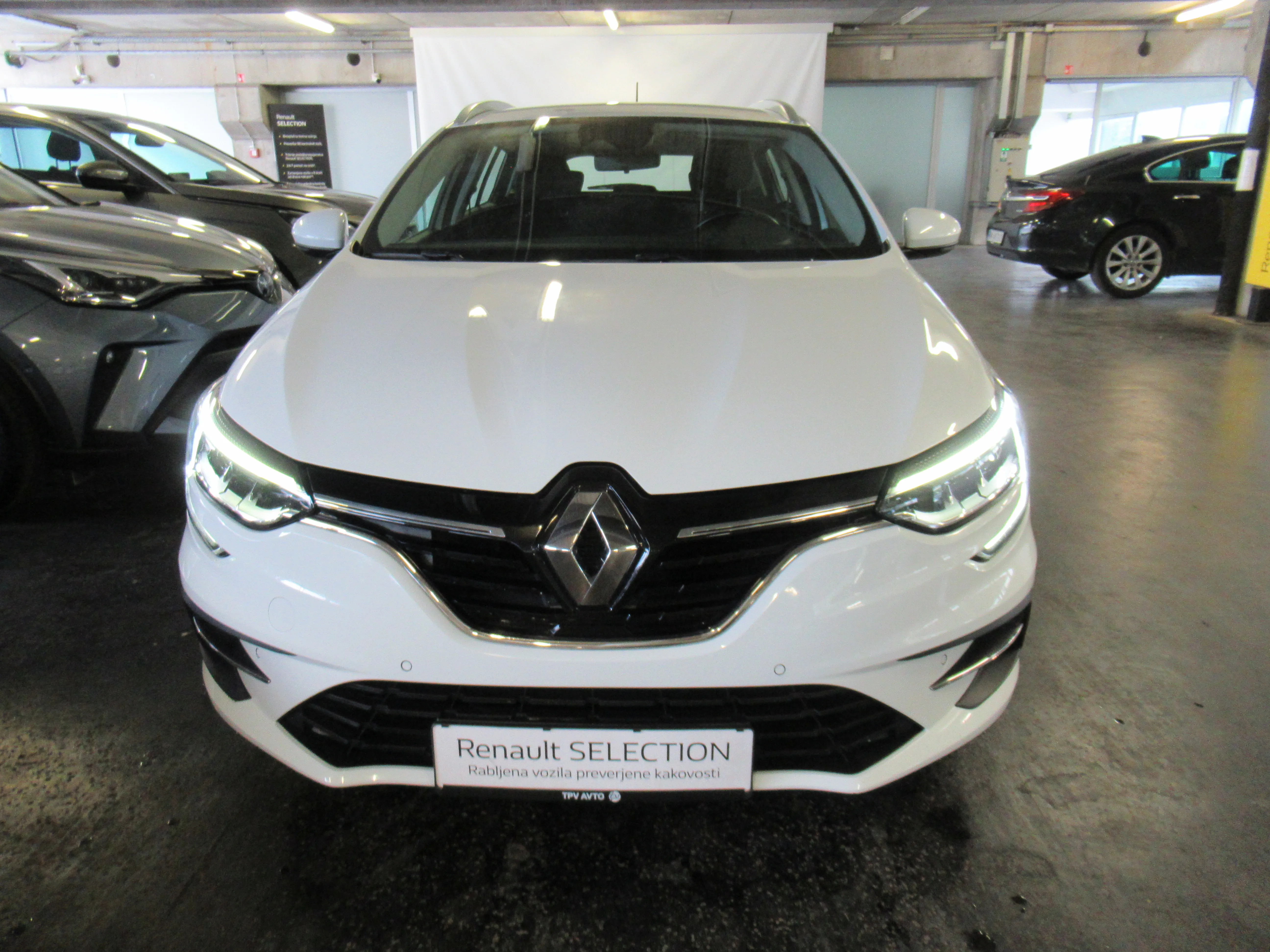 renault megane grandtour zen tce 140 edc. full led. navi. - slika 6