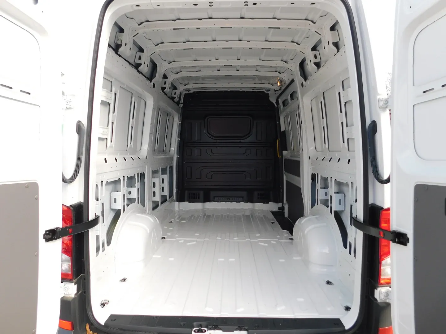 11929 vw crafter 35 - slika 12