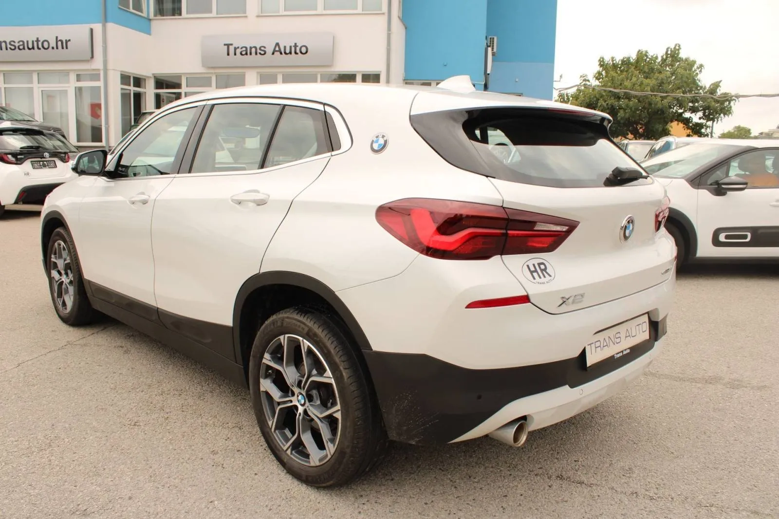 bmw x2 sdrive 18i automatik *led, navigacija, kamera* - slika 7