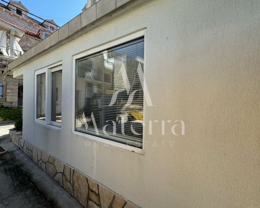 uređena kuća 1. red do mora, prvić luka, rijetkost na tržištu - slika 12