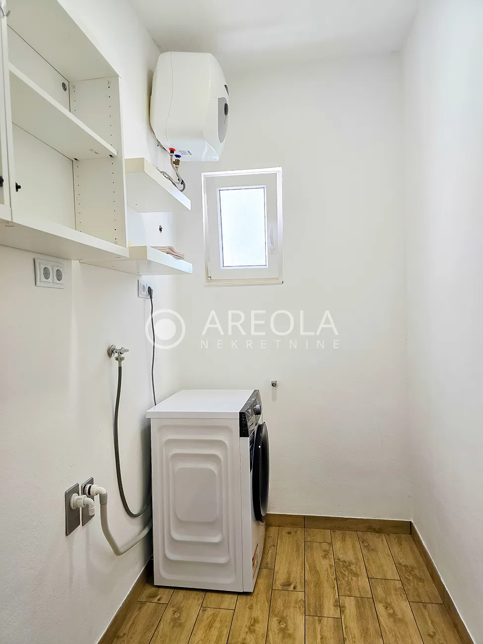 kaštel kambelovac - namješten trosoban stan - dugoročno! - slika 11