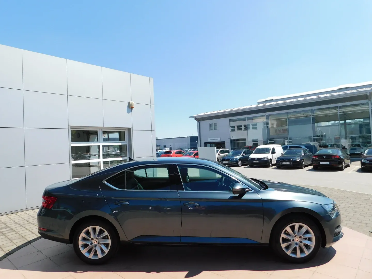07400 škoda superb business 2.0 tdi dsg - slika 8