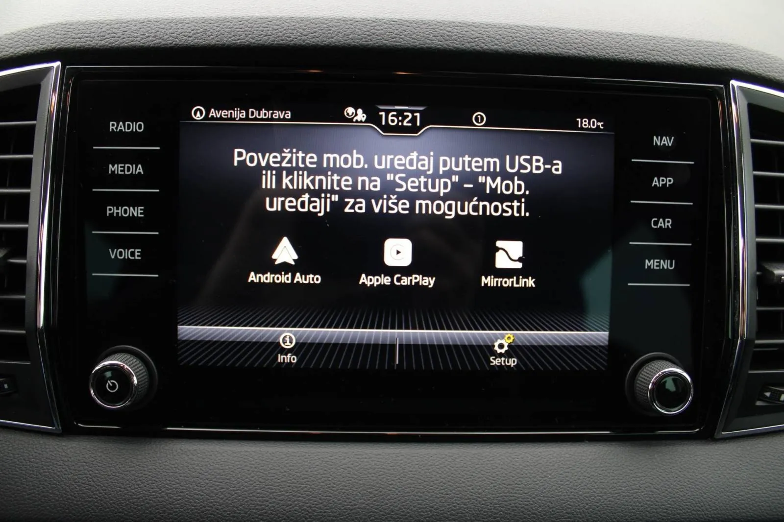 škoda karoq 2.0 tdi dsg *led, navigacija, kamera* - slika 22