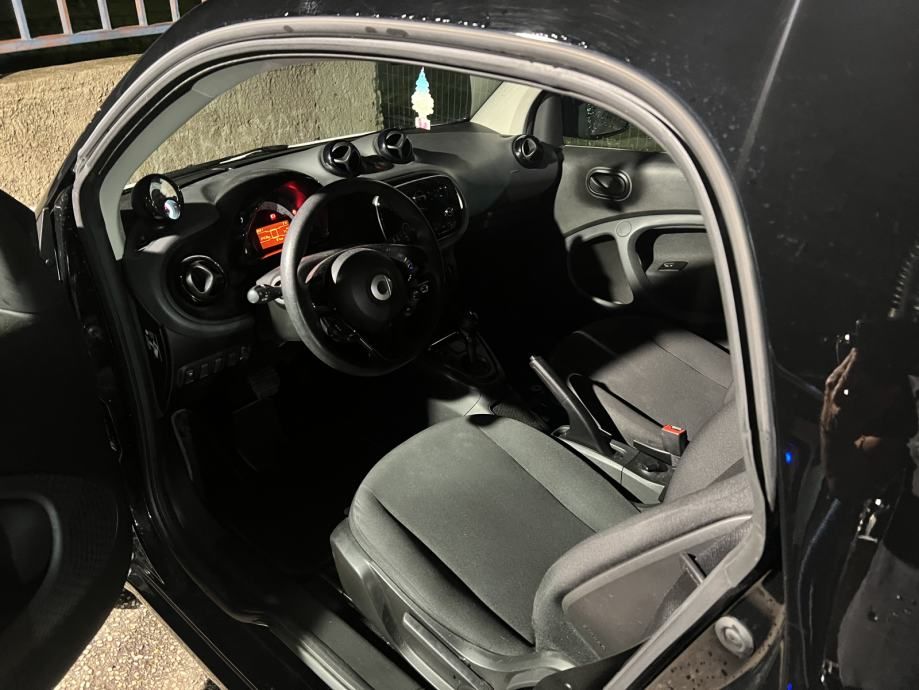 smart eq fortwo akcija ,12/2021, u sustavu pdv-a, reg.06/2025 - slika 8