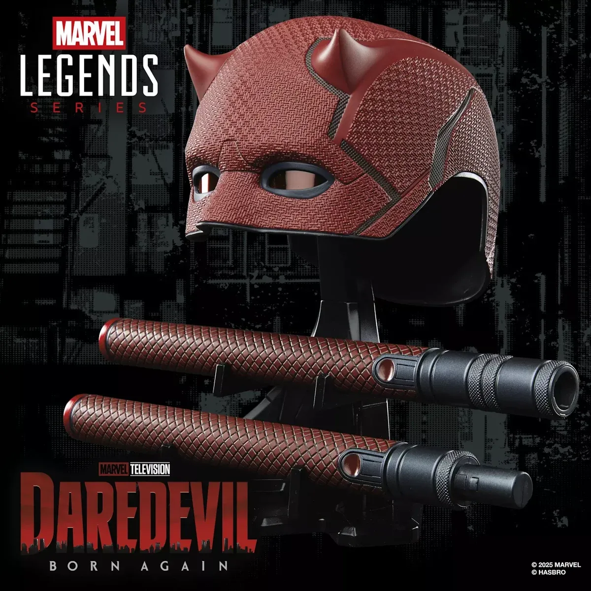 marvel legends series: daredevil mask + billy club replica - slika 7